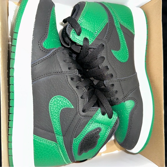 スニーカー Jordan 1 Retro High Pine Green Black Nike Air Jordan Retro 1 High OG Pine Green Black Toe Sail